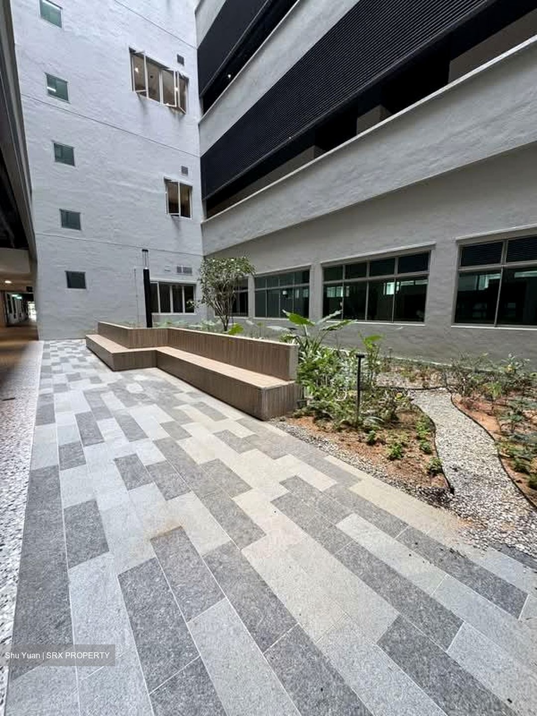 Ayer Rajah Crescent (D5), Factory #581726021